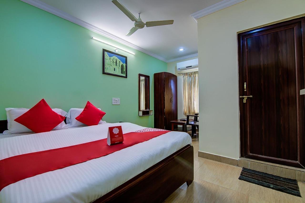 Oyo Lalitha Delight Hotel Visakhapatnam Exterior photo
